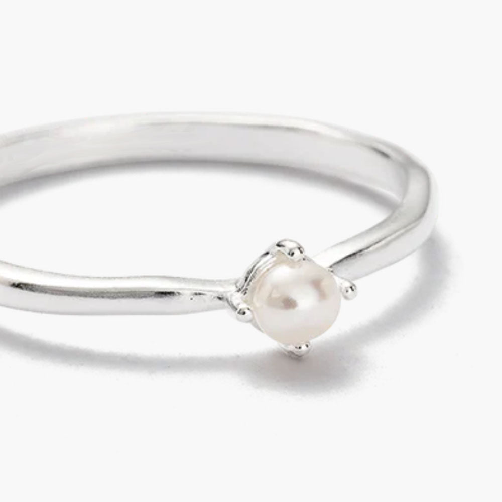 Anel com Perola Pequena 4 mm em Prata 950