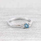 Anel com Pedras de Zirconia Branca e Azul em Prata 950