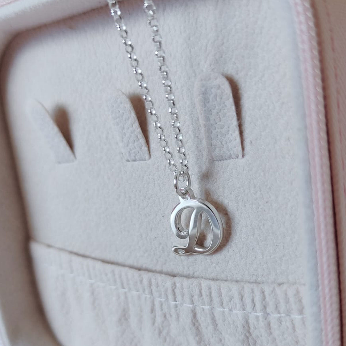 Colar Letra Maiúscula Personalizada em Prata 925