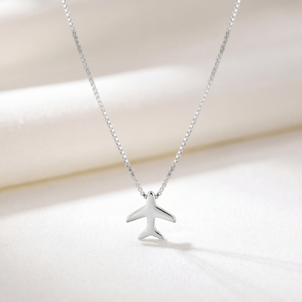 Colar Avião Feminino Delicado em Prata 925