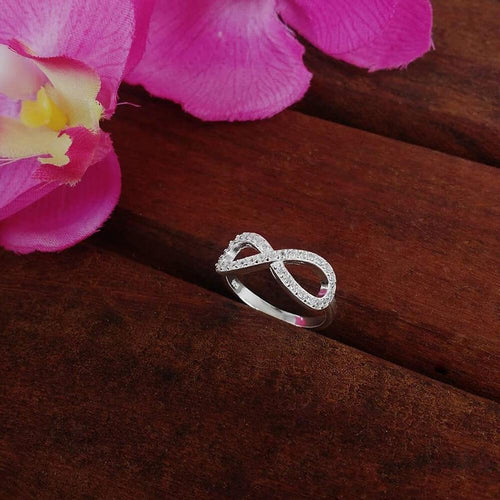 Anel Infinito com Pedras de Zirconia em Prata 925