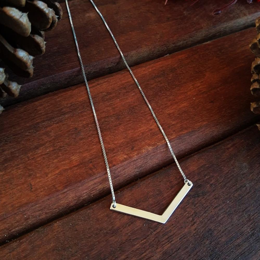 Colar Feminino V em Prata 950